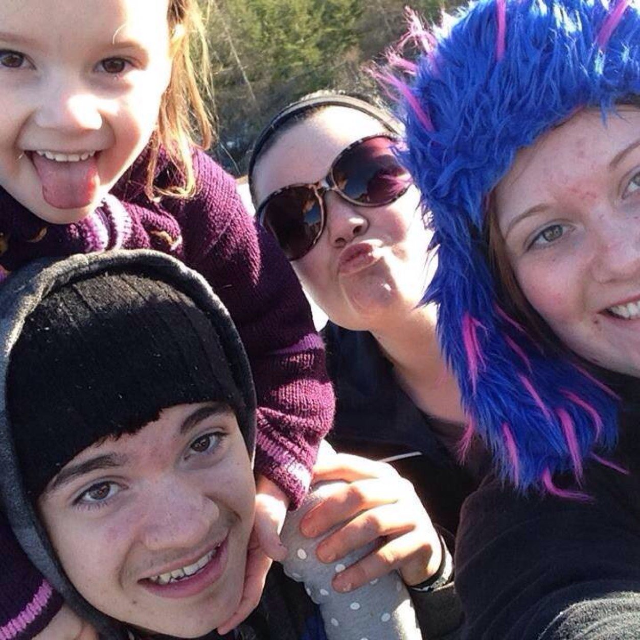 fireflyems's profile picture. Married with 3 kids :)