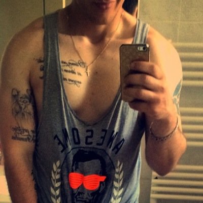 España  Latino Brun Yeux Vert •Tatoos Additc• kick sport de coombat 
•Soltero• Follow Mee Foloww Back !
LUXURUS