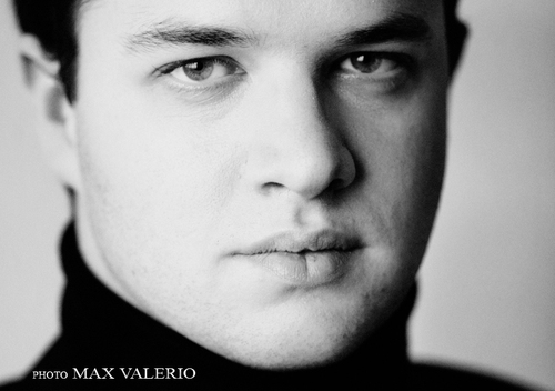 alessandrobazza's profile picture. Nato e vivo a Parma ma cittadino del mondo. Sono estremamente curioso, prendo appunti su tutto ciò che non conosco. sul resto scopritelo voi seguendomi!