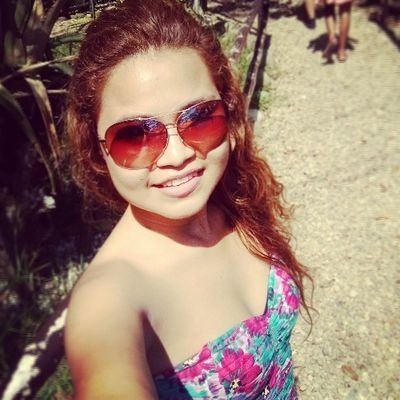 hola'mis guapuritas'solo has un pequeño clip'en la parte donde dice'sigueme y yo tu hemosa servidora't seguira' asi de uno'dos'tres'/instangram esther_sumbe.