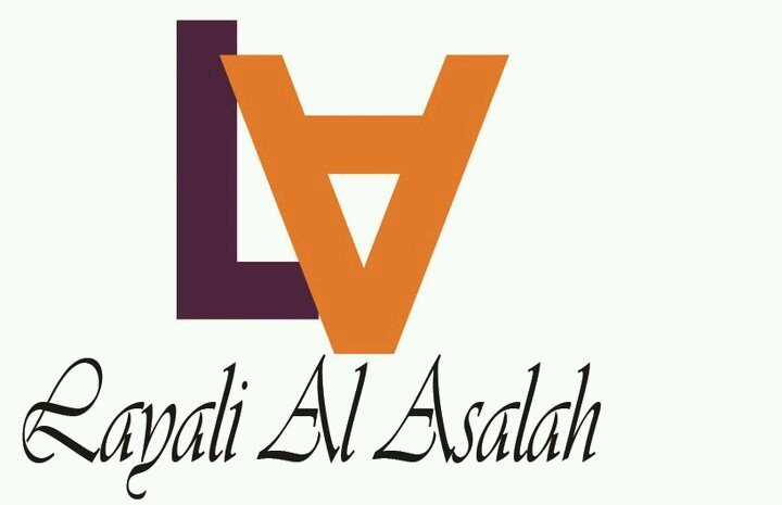 مدربة معتمدة في مجال ريادة الأزياء 
المالك والمدير الإبداعي لشركة ليالي الأصالة