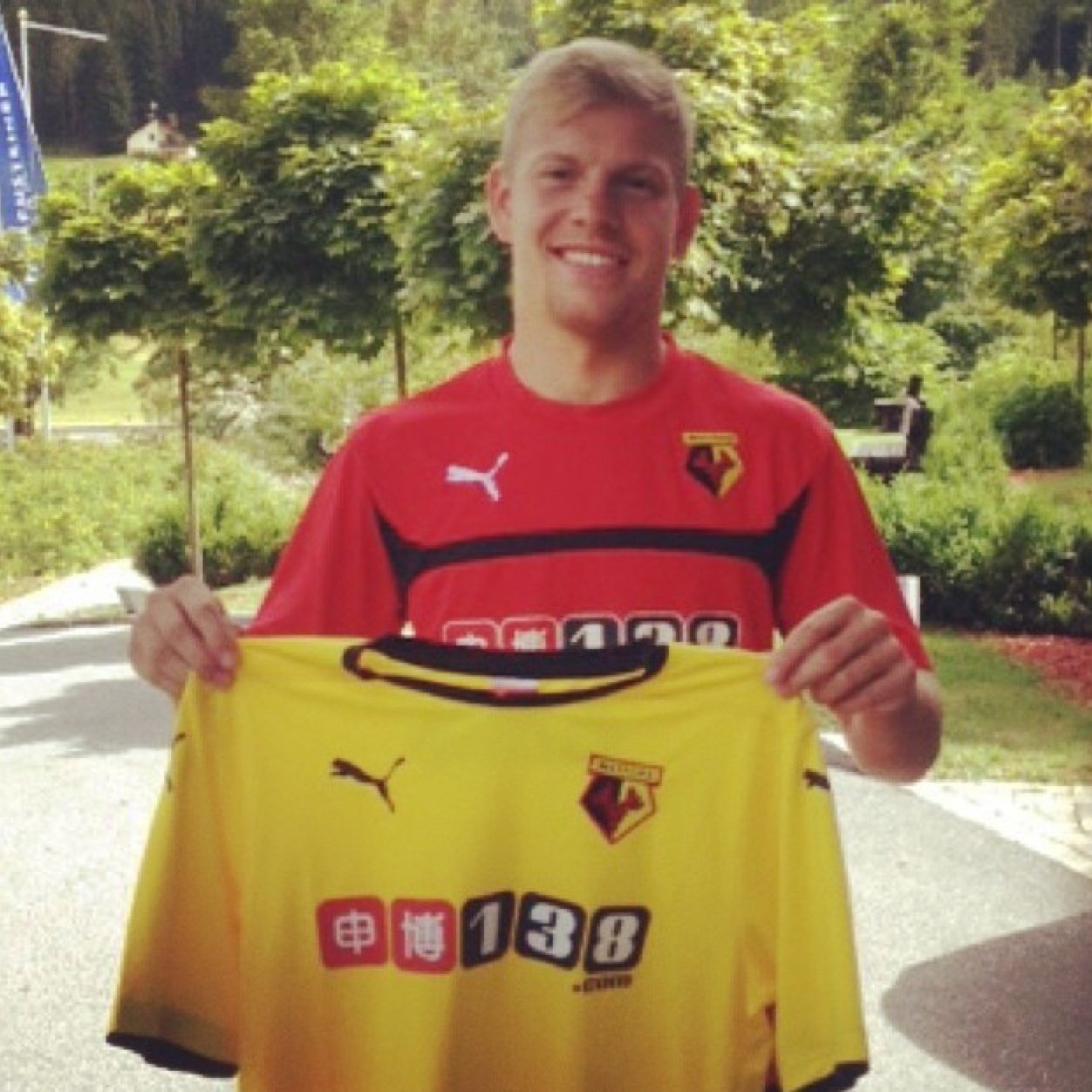Youtuber Who Loves Football I Support Chelsea And Watford Instagram- themightyhornet