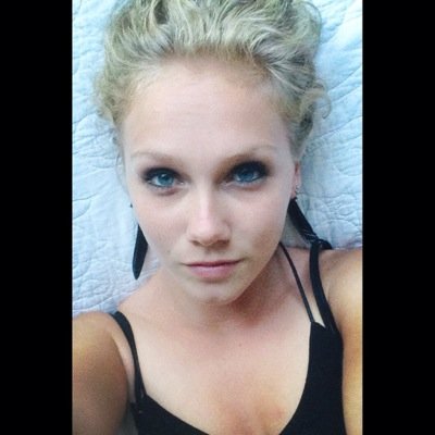 RebeccaSerrano_'s profile picture. ❝Try to be like the turtle, at ease in your own shell❞