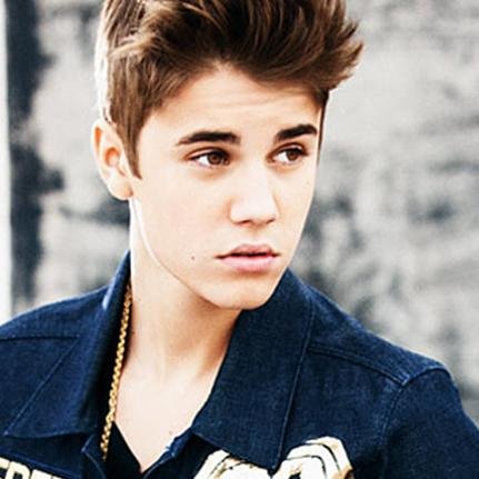 Justin Drew Bieber (London, Ontario, Canada, on March 1, 1994), 7 more known as Justin Bieber, is a Canadian singer of pop. Official paginates