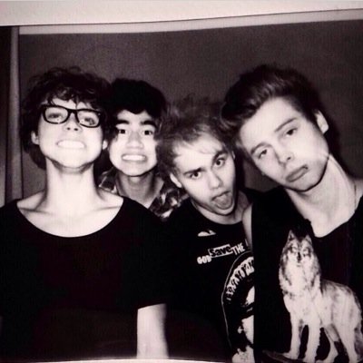 Hey! Please retweet! https://t.co/1ZRF91wVWu Help @PewDiePie_Marii get noticed by @Michael5SOS ?? Love you lots! :)x