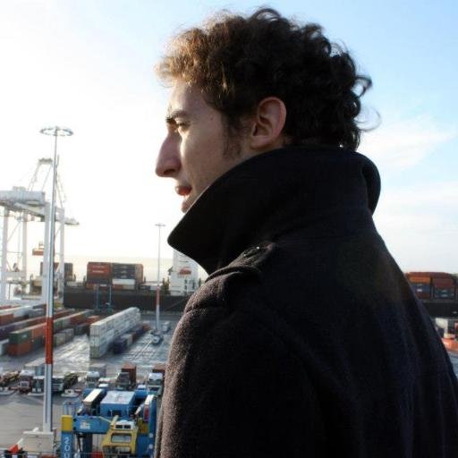 Entrepreneur - Ex-journaliste - M2 Économie - Modeste acteur de la #TransitionEcologique - Masto : @robingeo@piaille.fr