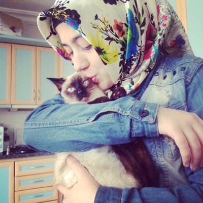 Ebrûzen, Neyzen, Öğrenci.. Yazmayı, Okumayı Baharı Seven Üsküdar Aşığı..