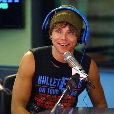 I MET @Ashton5SOS JULY 5, 2013 ☀☀☀☀☀☀☀☀☀☀☀☀☀☀
#HersheyMemories