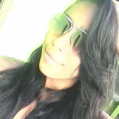 Seu sorriso vale mais que um diamante.. :3