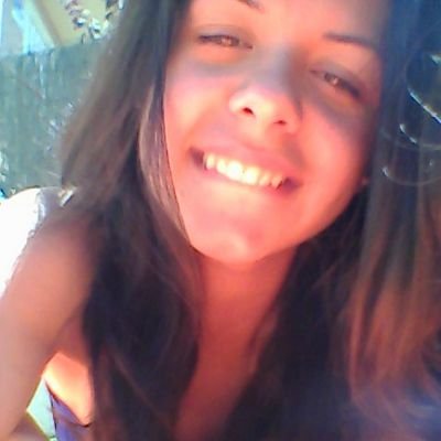 Yo ya escogí mi camino, no quiero mirar hacia atrás...(8).      No me gusta hacer mucho caso a la gente, yo siempre he aprendido mas de lo vivido...(8)