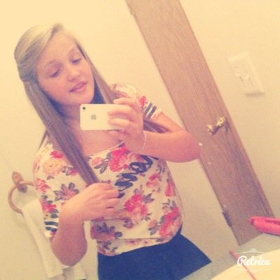 katielanna12's profile picture. ℓιfєѕ вєттєя ωнєи уσυ'яє ℓαυgнιиg.