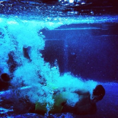 Sono nato con un enorme bisogno di affetto, e un bisogno terribile di dare. Musica amante, credente pace e spreader amore.