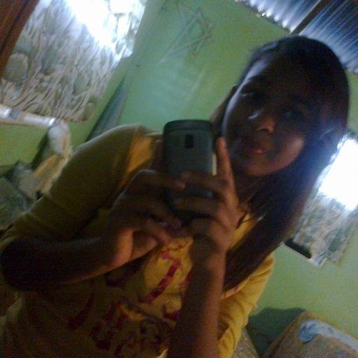 vivE alEgrE... no dEjEs quE nadiE amarguE tu vida!! xD
Sooy una Enaanita Alegre Siimpatica Lokita :p