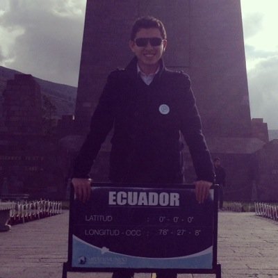 El futuro tiene muchos nombres. Para los débiles es lo inalcanzable. Para los temerosos, lo desconocido. Para los valientes es la oportunidad - Victor Hugo