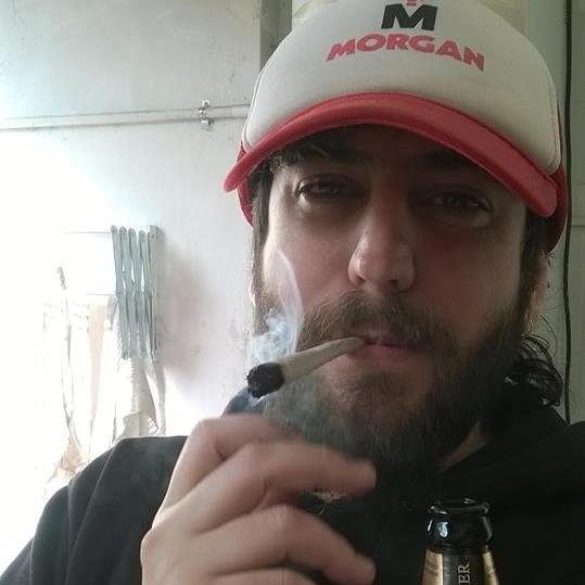 Cantante, metalero y el peor en lo que mejor hago. CASLA.