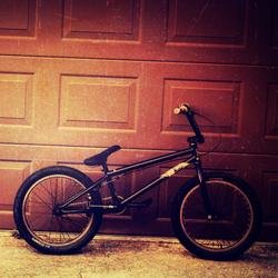 AnisaSofiya's profile picture. !!