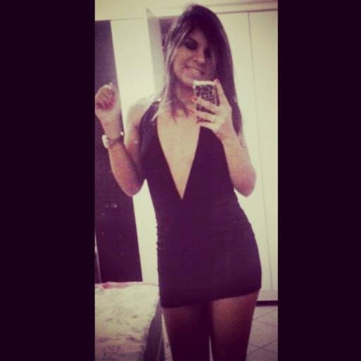 E quem é que vai me abraçar?
Me pedindo pra não chorar
Quando a saudade bater? 
(MarquinhosPoint)