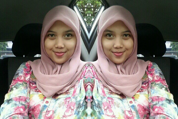 AdelinaImanSari's profile picture. 