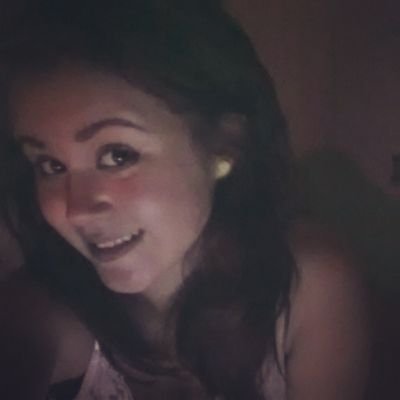 hi guys my name is Caitlin Ask for snapchat,kik,instagram,skype or youtube..i am a killjoy forever and i love bands.....fangirling even in my sleep