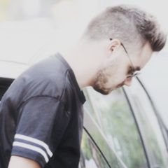 follow @absfuliam she's a nice liam girl and she follows back tysm ily