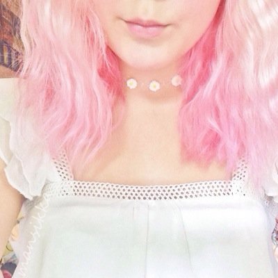 Here to help you girl gain subscribers! Tweet/DM me your channel links!