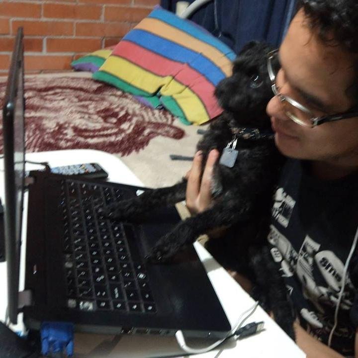 Feliz papá
Ing. en Sistemas Computacionales 
ESCOM IPN
⚽@tolucafc @FCBayern 🏉@colts #ForTheShoe