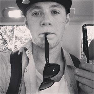 0/5
 Si soy Directioner cual es el problema. Quiero ver a @NiallOfficial en 
tanga. Bueh. Nialler. Tommo. Daddy Directioner . Hazza. Dj Malik. 
Willy:3