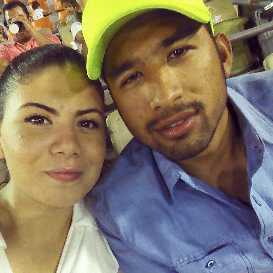 Que me canten con guitarras mis corridos preferidos, El Beisbol es mi deporte y al 100 siempre esta mi equipo