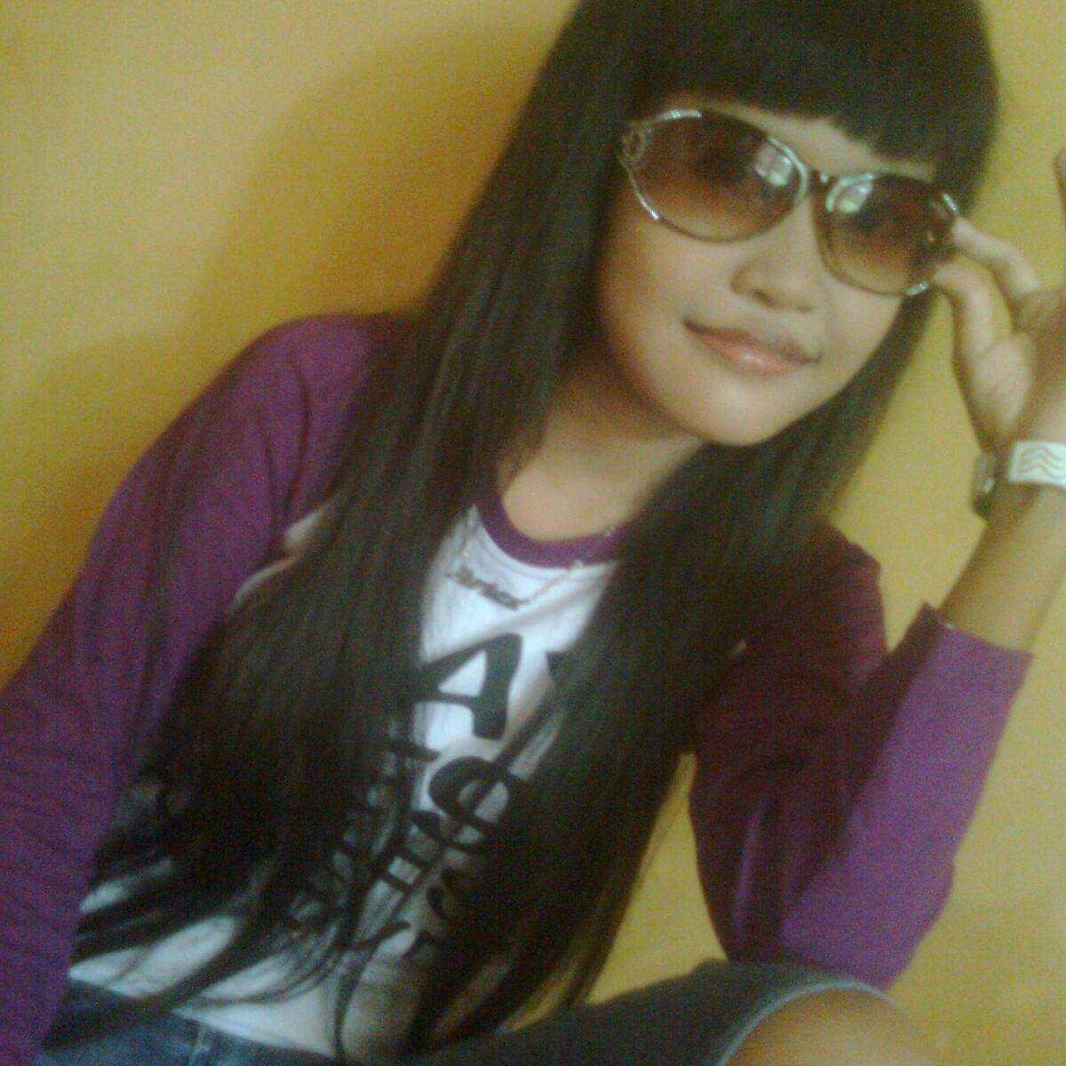 putriitunggal3's profile picture. 