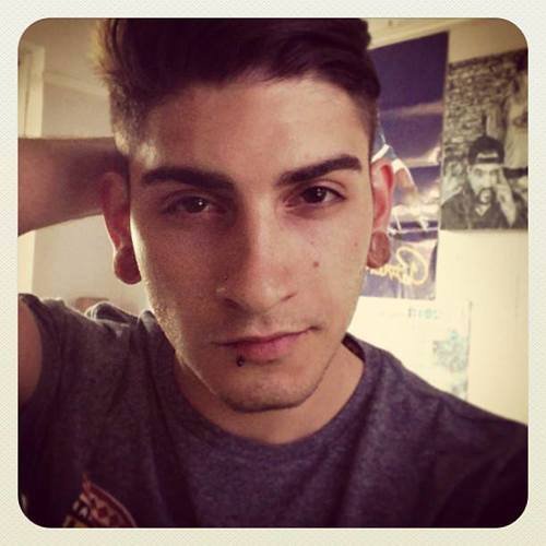 GloveJack's profile picture. 19 and care free follow me for a good time