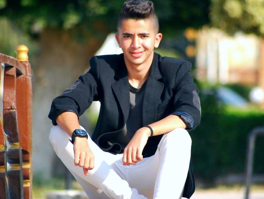 ahmed sha3pan mn suez ,, 3andy 17 sana ,, flash photographer ^_^