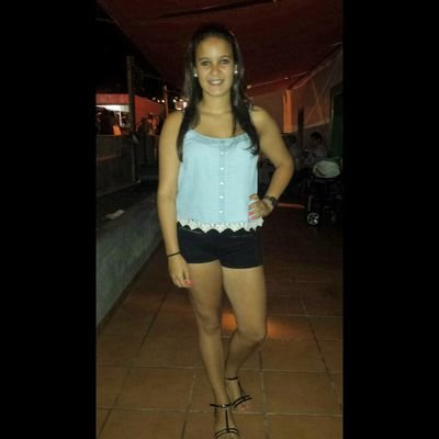 AinhoaRguez4's profile picture. Otoño del 96♣. Caigo y con las mismas me levanto. [9A♡]