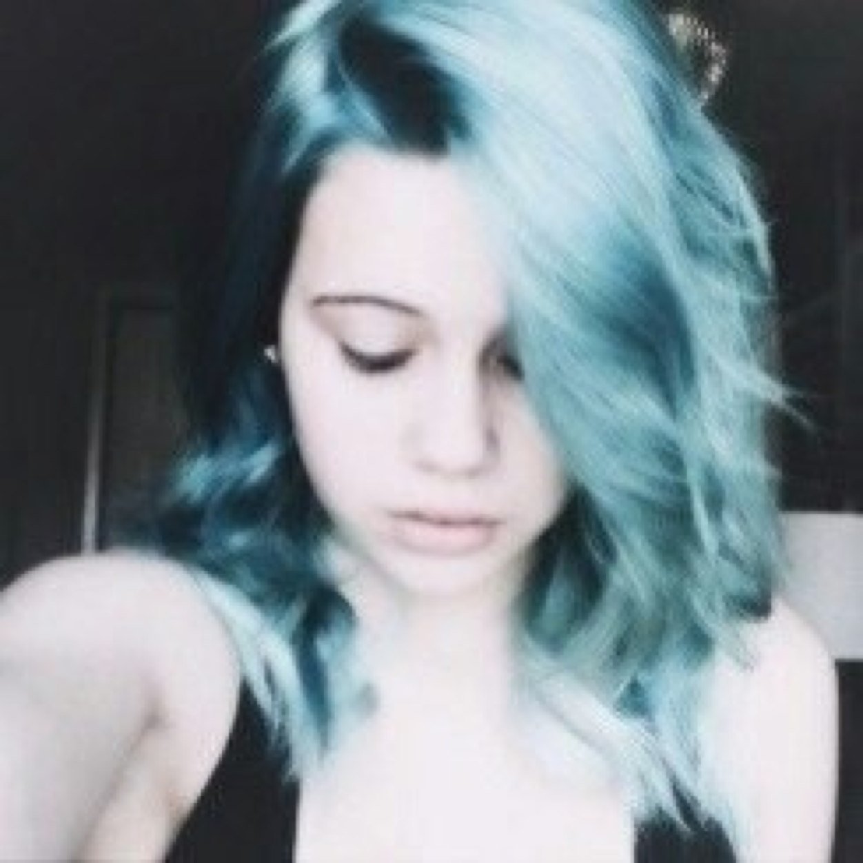✘ Normal people scare me ✘