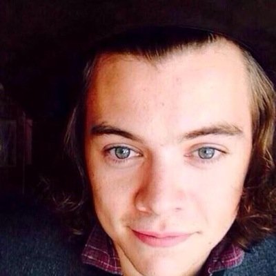 hey there beautiful I gave u a free follow and it would mean a lot if u could follow @smokeszarry in return (ask for a fb if u like) ilysm
