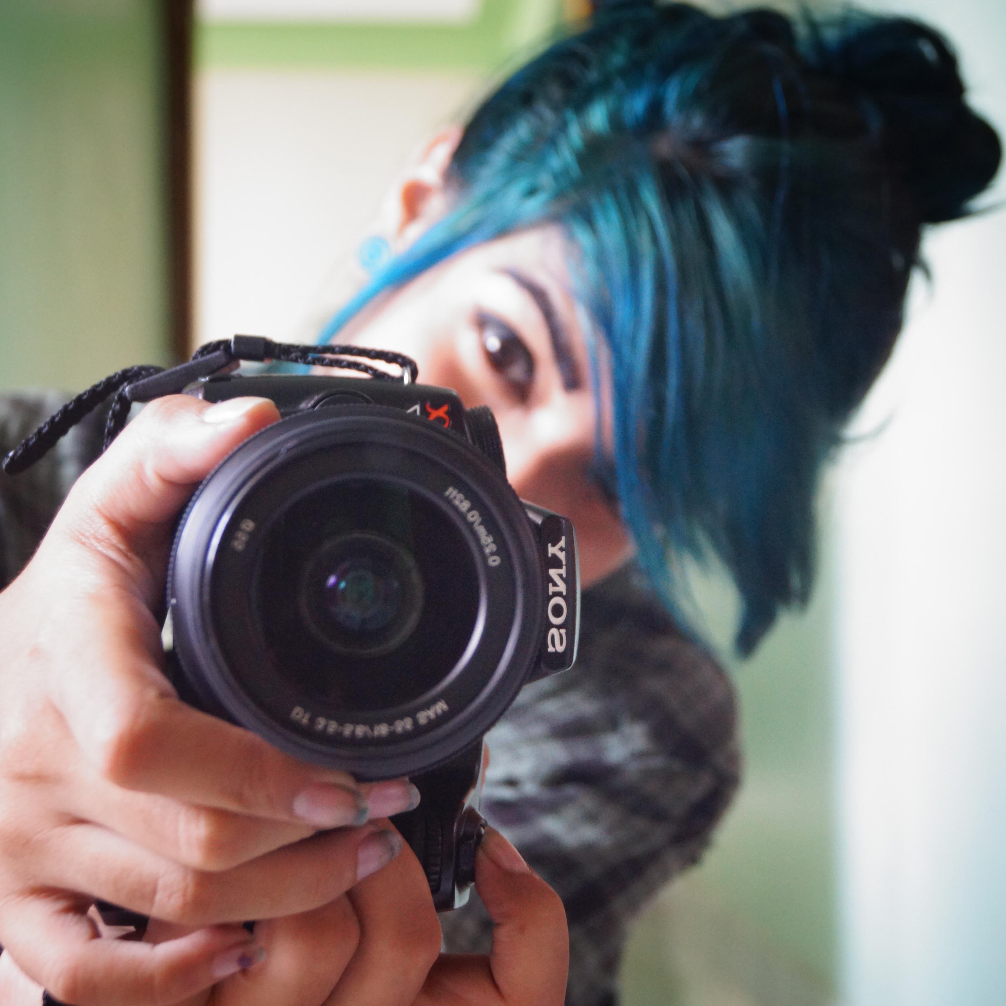tengo esa locura que hipnotiza ......   f o l l o w   m e  :)