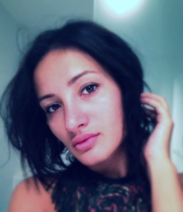 rcrvdotis's profile picture. 