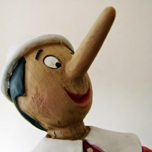 Ero Pinocchio, ora sono #TwPinocchio. Da ottobre 2014 su Twitter, la riscrittura delle mie avventure.