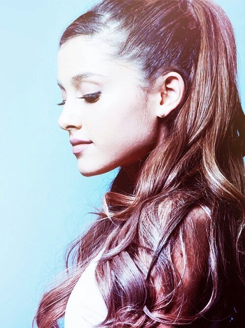 I finished music school, My hobby is singing , playing in cello, reading and roller skating;) f4f :3 Linkin Park~Directioner~Sheerio~The Vamps~Ariana~Room 94♡