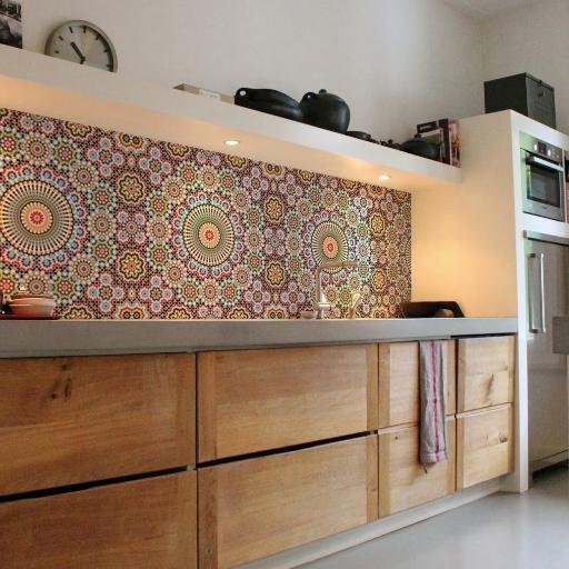 Wallpaper your kitchen! Easy d.i.y. with lots of possibilities.
