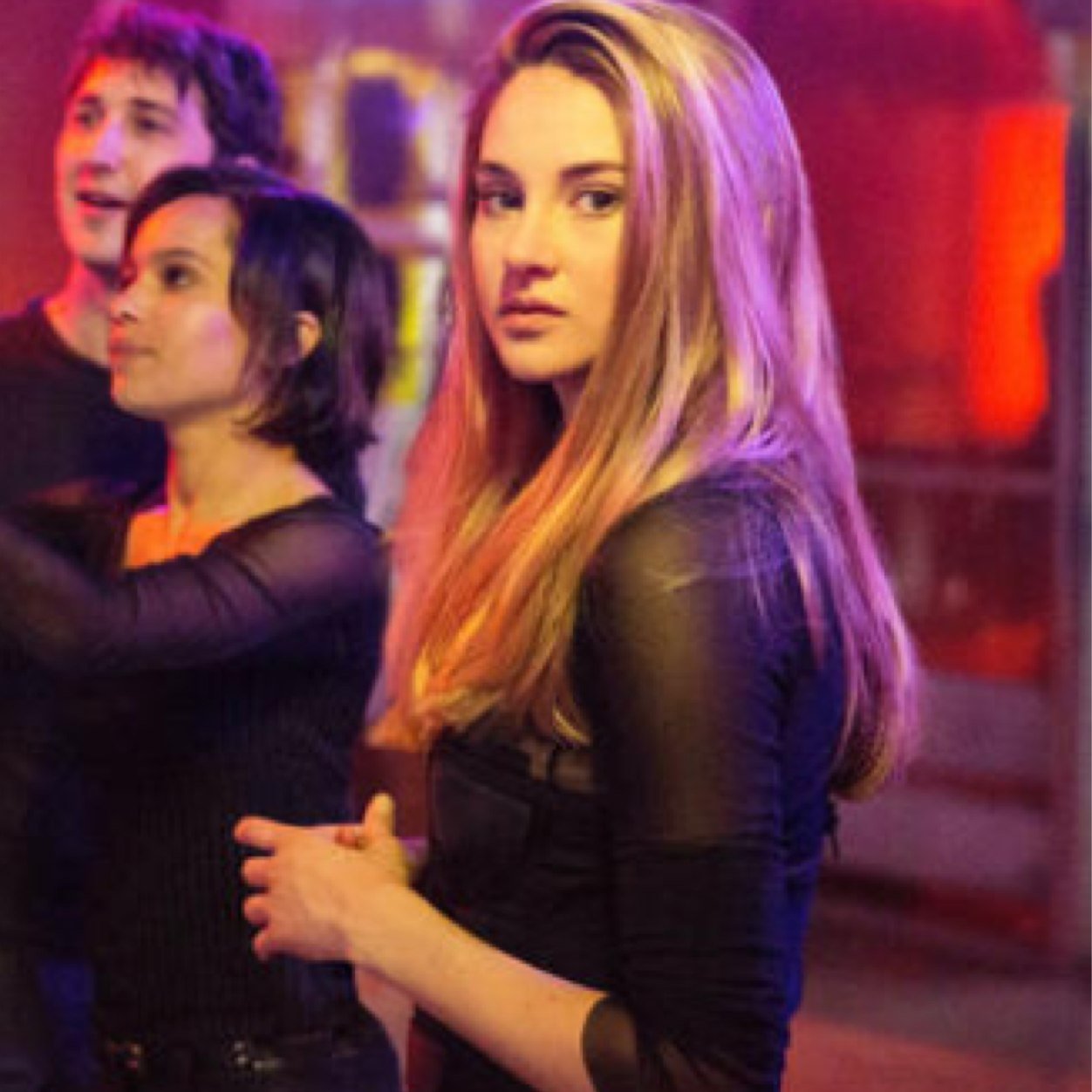 my name is tris prior. i am diergent. no one can control me. 
{RP|18+}