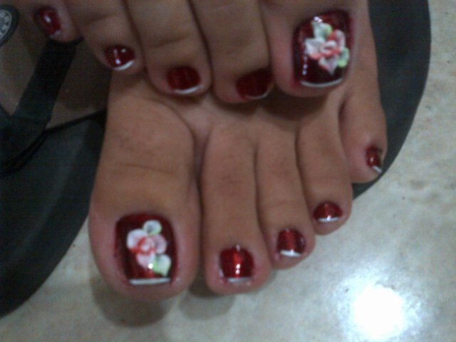 Manicurista ,pedicurista. Peluquera profesional y algo mas