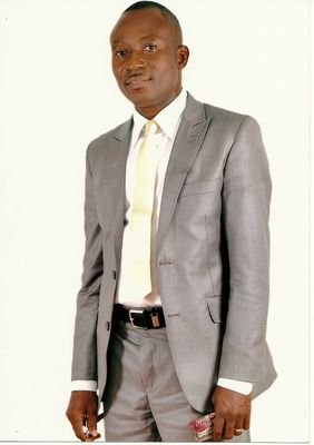 A naturally gifted communicator who loves the things of God|| 

100% follow back account.