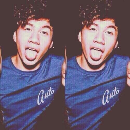 follow @5sosfollowalarm for dms and follow updates :)