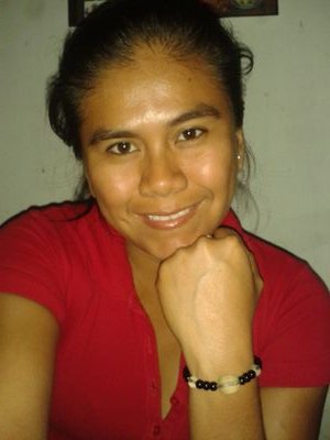 Soy una chica sencilla y alegre..