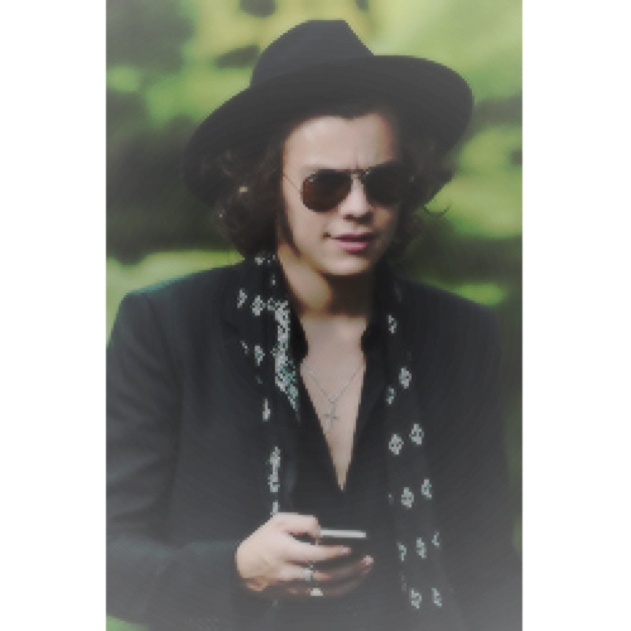 your fav loves you x don't follow me but pls follow @nowreckharry