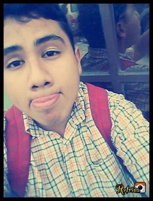Pienso que debemos escupirle al sistema, la sociedad es una mierda, al igual que la política y la religión, soy extremadamente sexy.
Follow back(: