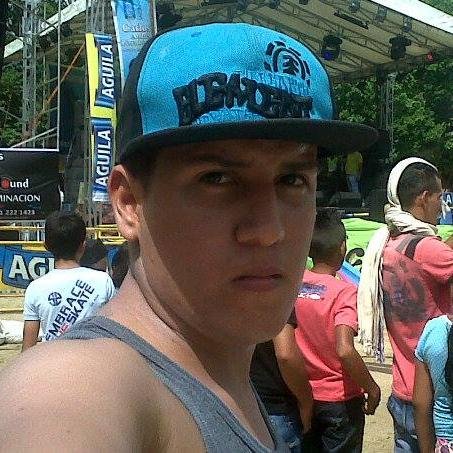 CANTANTE ESCRITOR URBANO