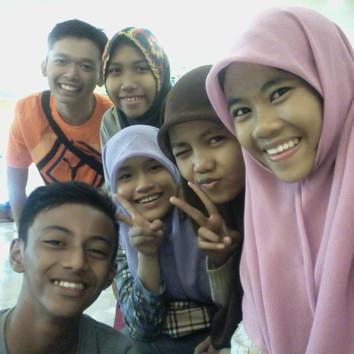 mac_ceria's profile picture. Bella, Shofia, Fera, Wulan, Yudi, Faris stay on! |disini tempat orang update bukan KUDET!! Buat yang alay jangan minder, PD aja keles- Cemunghud Ea Ea !!