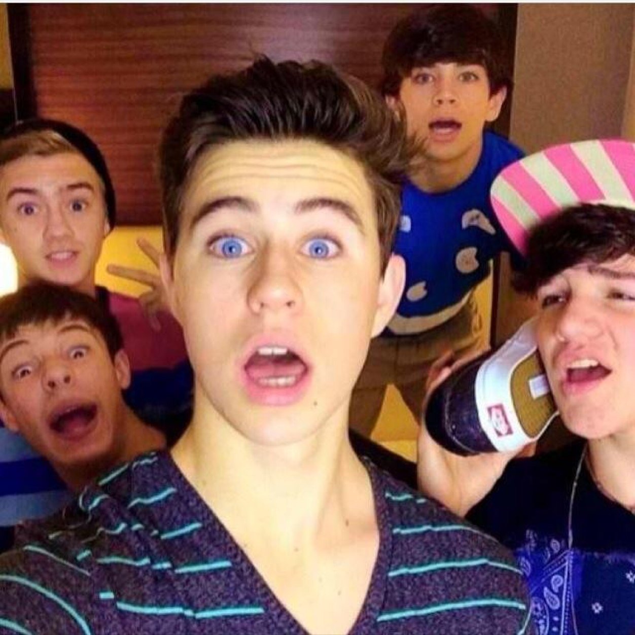 New twitter ~ just a basic fan girl ~ hayes is life