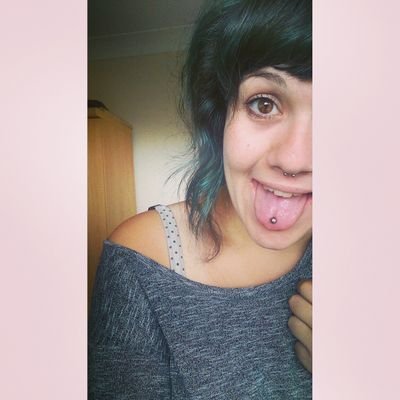 southcityidiot's profile picture. Solo Acoustic Singer/Songwriter and general wreck in life. Hah.
Psychology Student.
Welshland Cardiff/S.E England